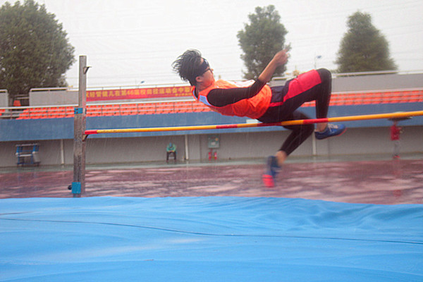 跳高.jpg
