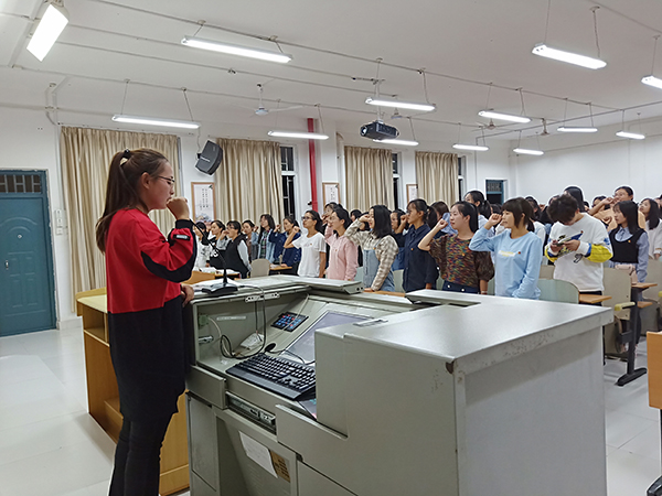 重温宣誓词.jpg 重温宣誓词.jpg