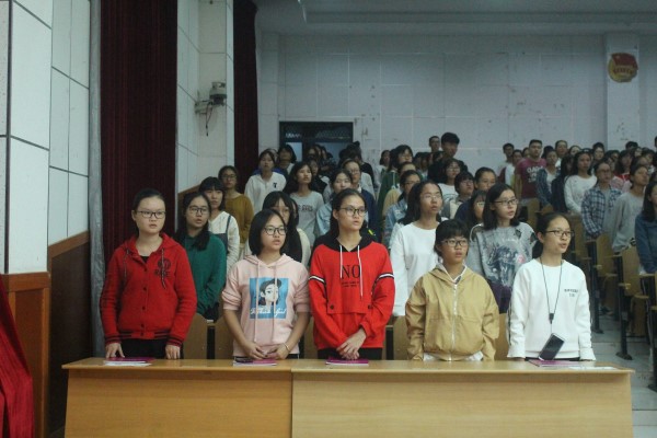 7.合唱育才之歌 (1).JPG